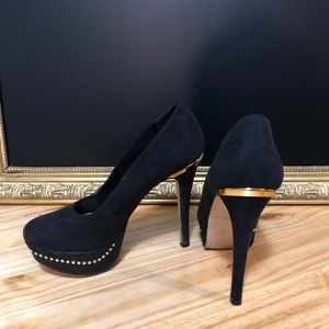 Super convenient Black High heels